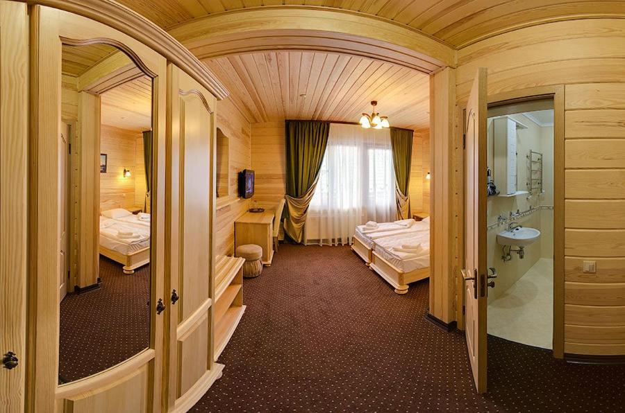 Forest House Татарив Стая снимка