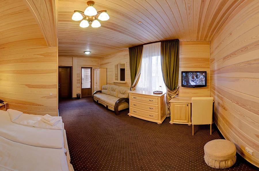 Forest House Татарив Стая снимка