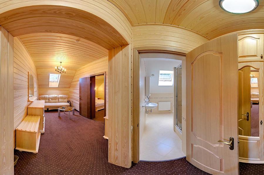 Forest House Татарив Стая снимка