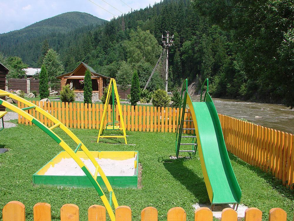 Forest House Татарив Екстериор снимка