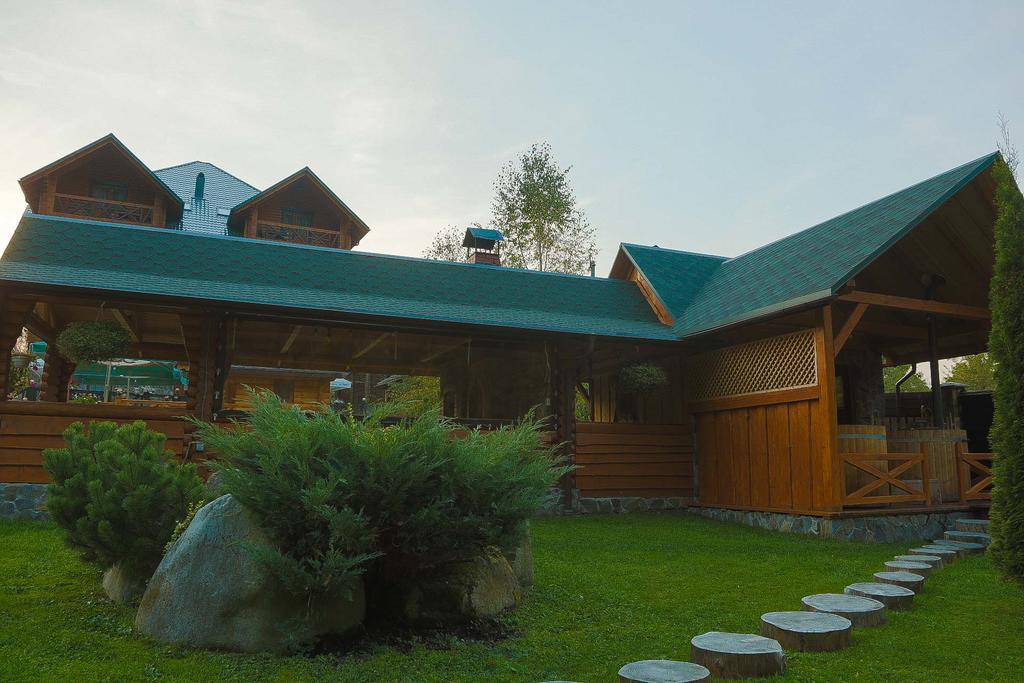 Forest House Татарив Екстериор снимка