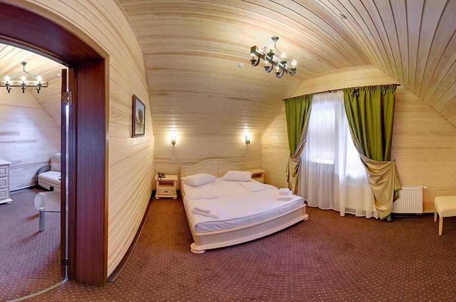 Forest House Татарив Стая снимка